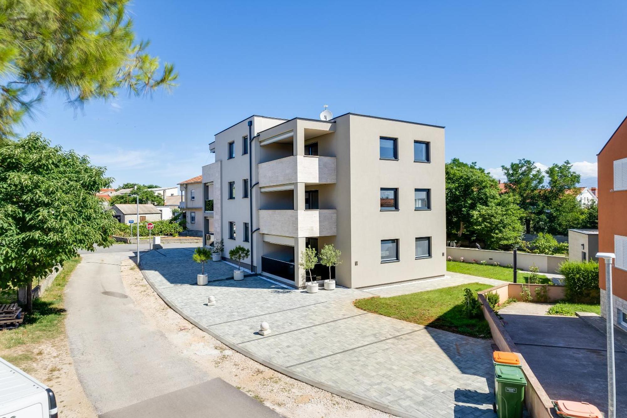Salt Bloom Apartments Nin Bagian luar foto