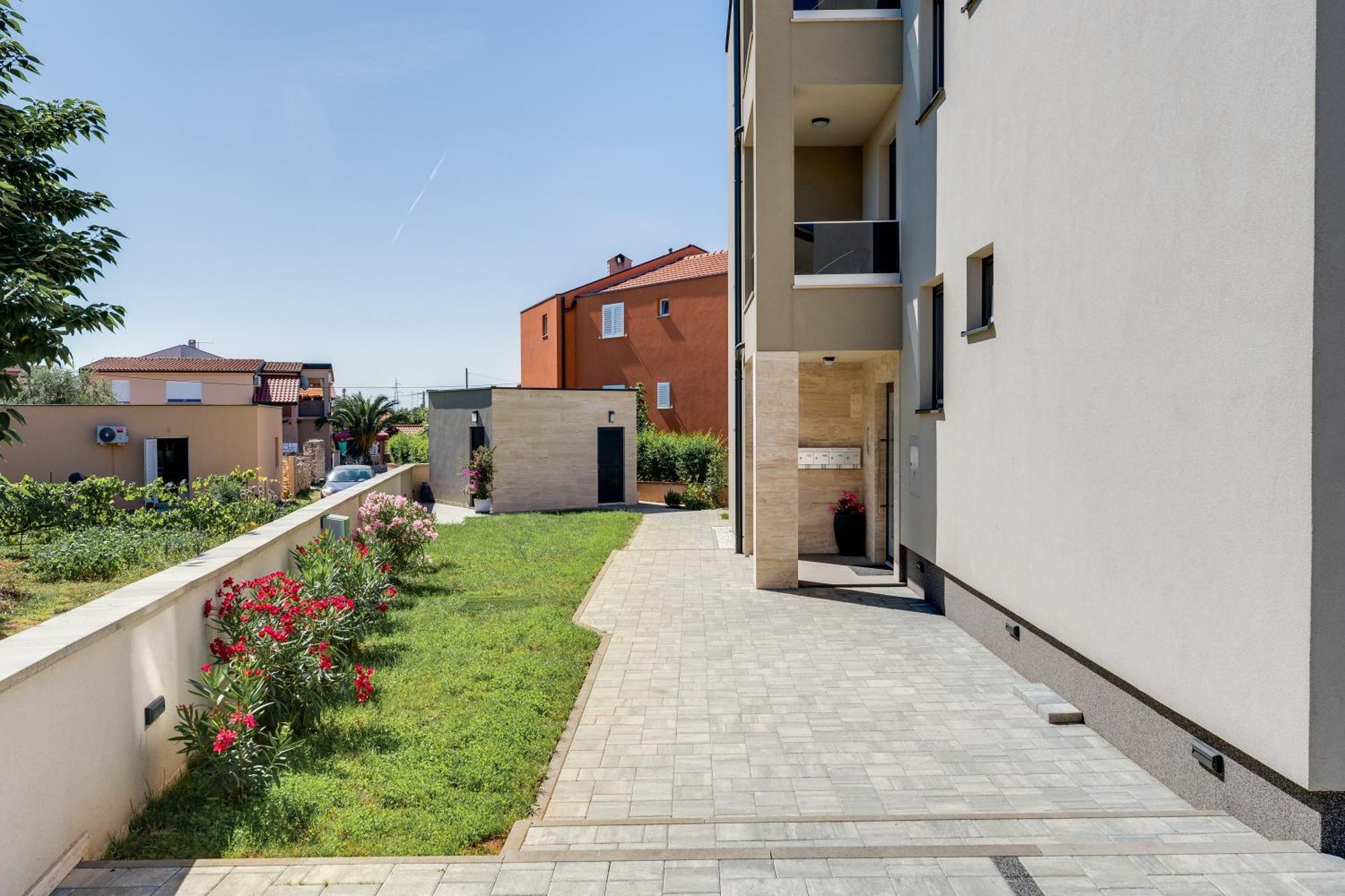 Salt Bloom Apartments Nin Bagian luar foto
