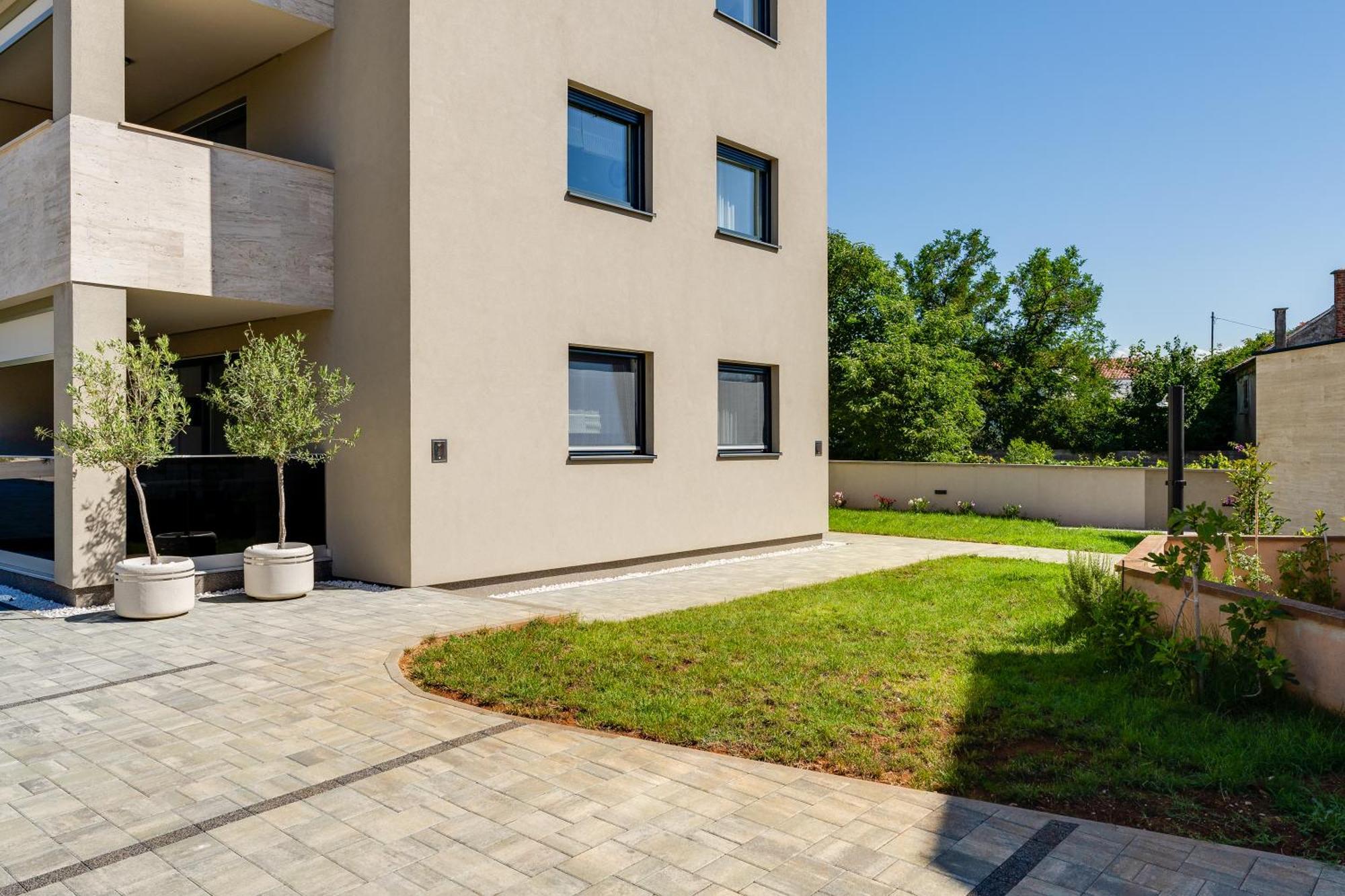 Salt Bloom Apartments Nin Bagian luar foto