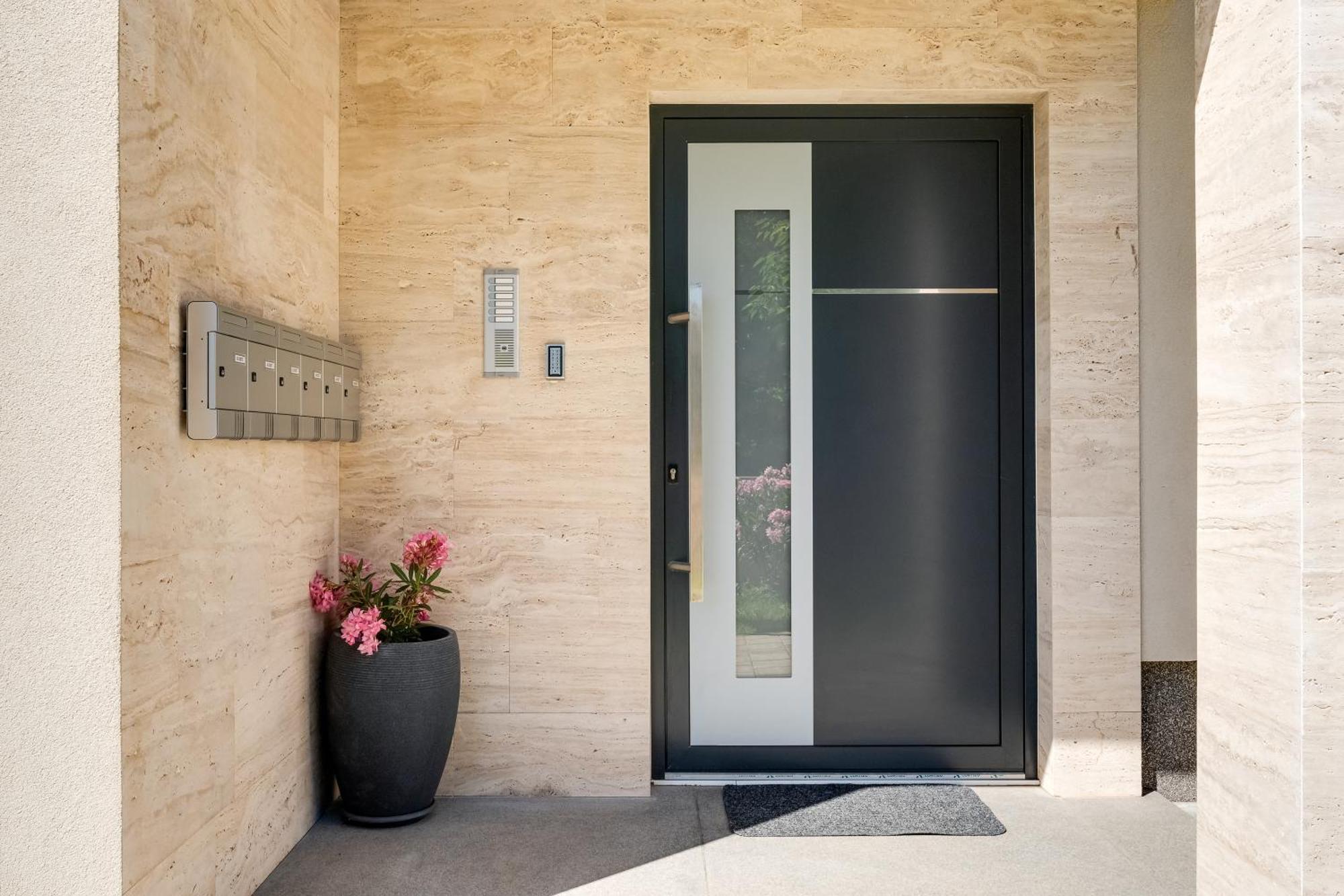 Salt Bloom Apartments Nin Bagian luar foto