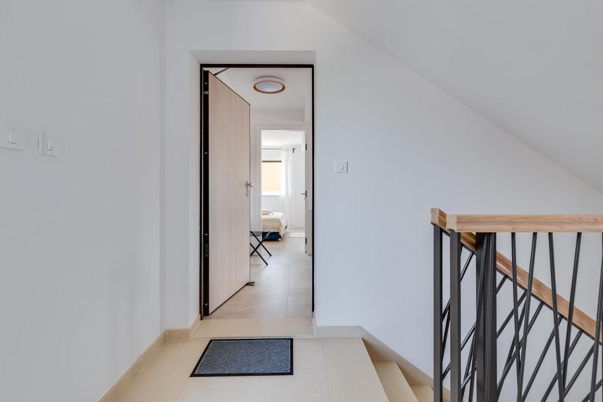 Salt Bloom Apartments Nin Bagian luar foto