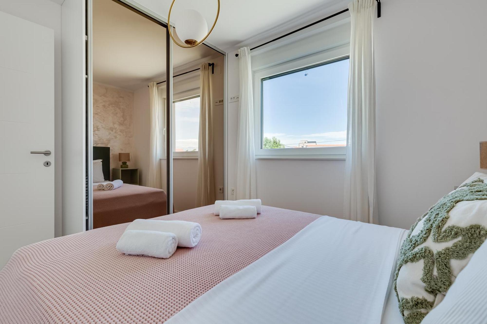 Salt Bloom Apartments Nin Bagian luar foto