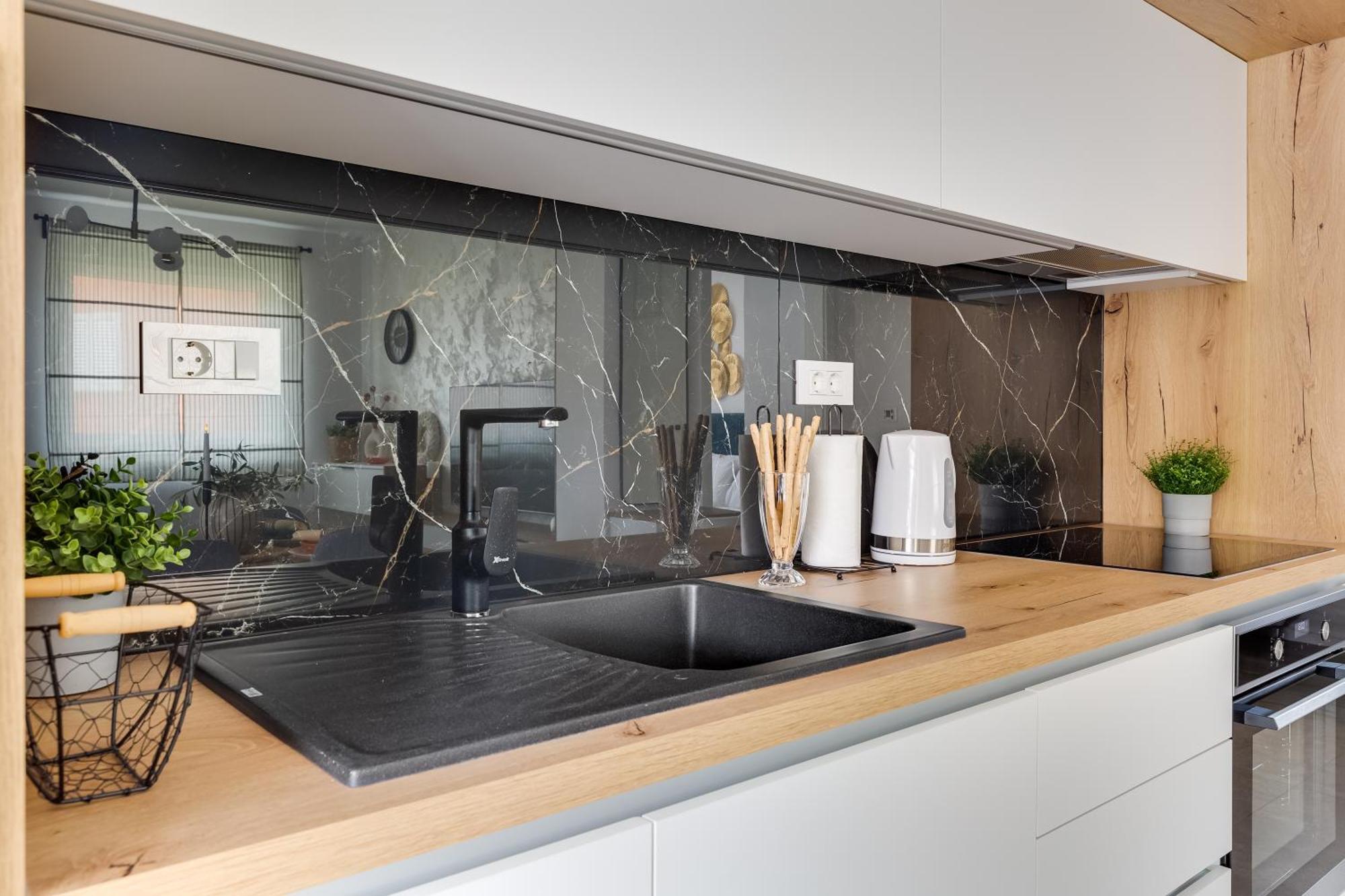 Salt Bloom Apartments Nin Bagian luar foto