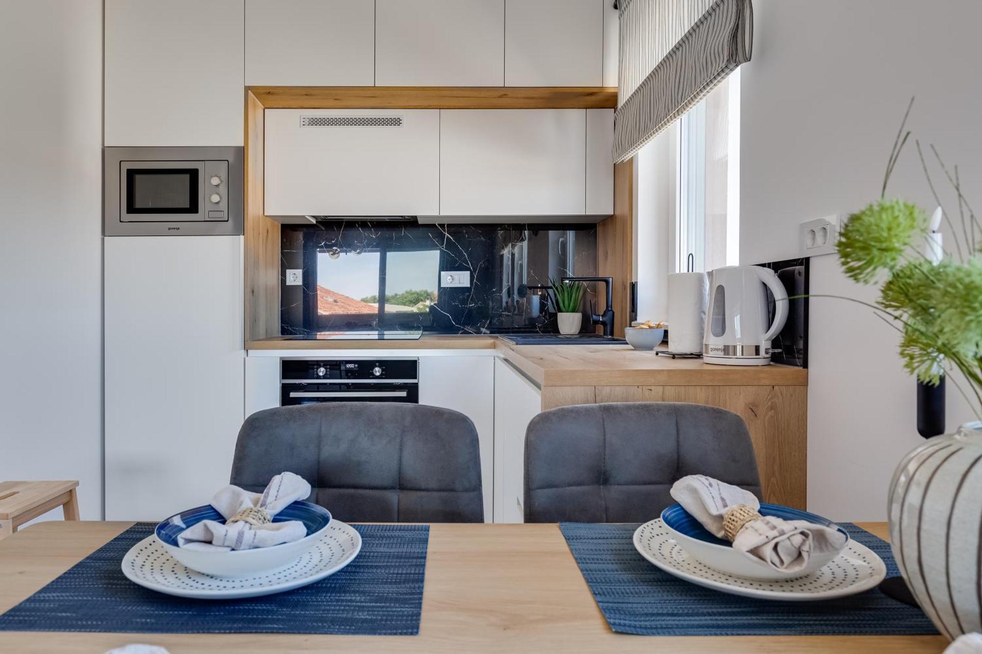 Salt Bloom Apartments Nin Bagian luar foto