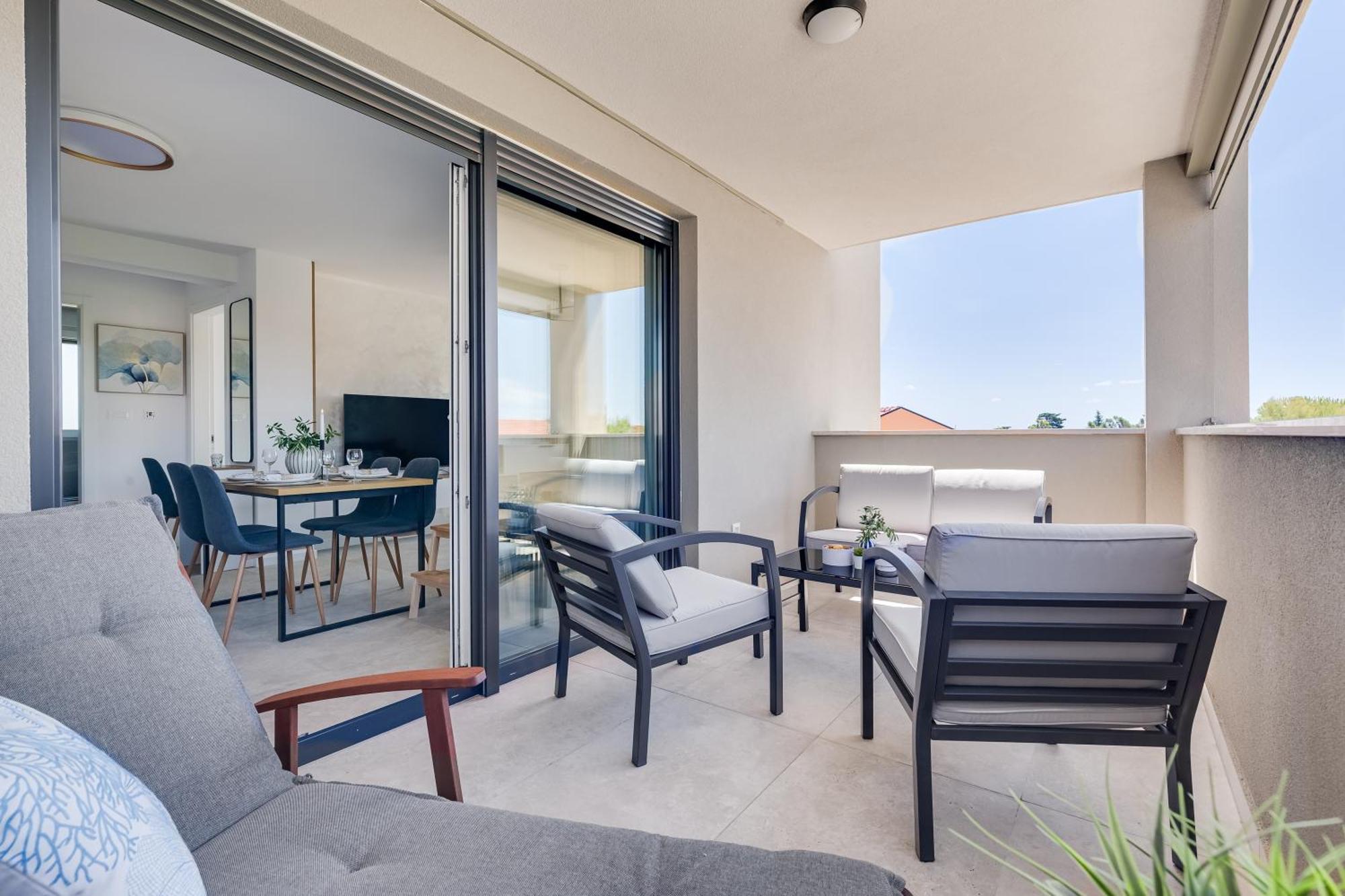 Salt Bloom Apartments Nin Bagian luar foto